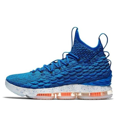 Nike LeBron 15 - Design Aérodynamique Avancé
